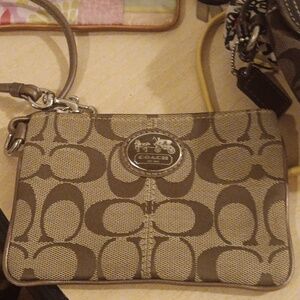 Coach Wristlet, 6x4
